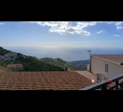 Appartamenti in Vendita - Ali',villa indipendente con ampio terreno, ottime condizioni