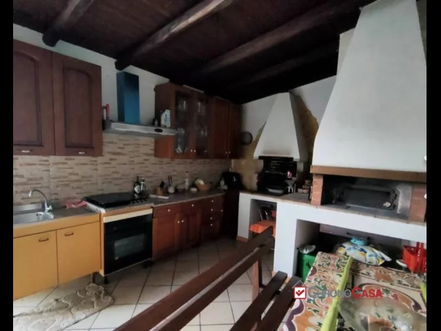 Appartamenti in Vendita - Ali',villa indipendente con ampio terreno, ottime condizioni