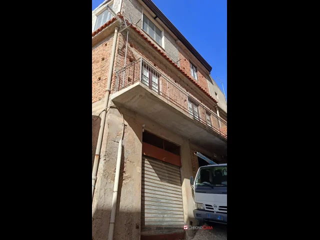 Appartamenti in Vendita - Alì, stabile semi indipendente di 80 mq più garage