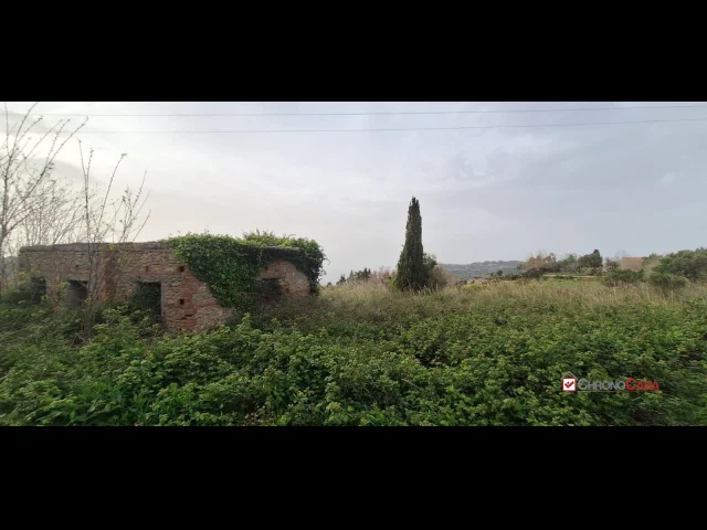 Appartamenti in Vendita - Locanda, terreno agricolo di circa 55000 mq, con ruderi