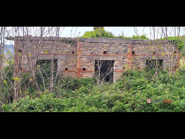 Appartamenti in Vendita - Locanda, terreno agricolo di circa 55000 mq, con ruderi
