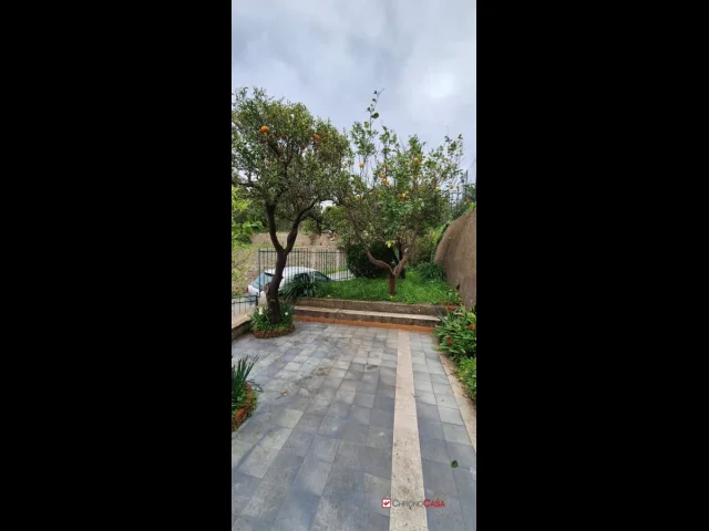 Appartamenti in Vendita - Piano torre, semi indipendente con spazi esterni