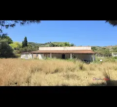 Tono, panoramica villa con 2200 mq di terreno