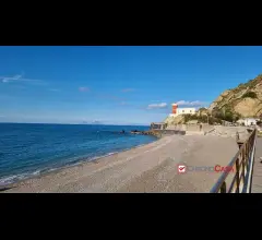 Appartamenti in Vendita - Capo d'orlando ampio appartamento con posto auto in zona centrale e a pochi mt dal mare