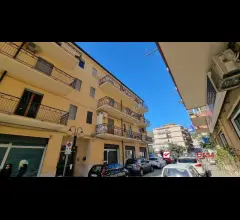 Appartamenti in Vendita - Capo d'orlando ampio appartamento con posto auto in zona centrale e a pochi mt dal mare