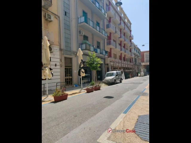 Messina centro, pressi verona trento, 3 vani più accessori