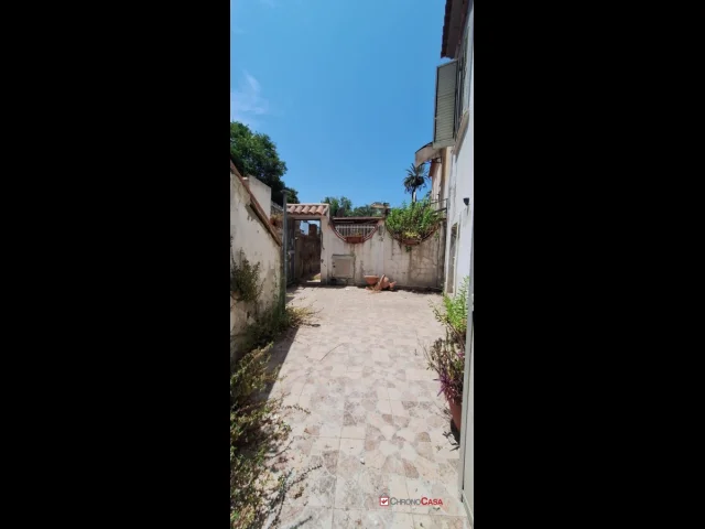 Appartamenti in Vendita - Ortoliuzzo,panoramica semindipendente,da ristrutturare