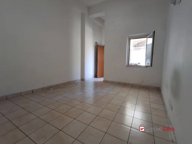 Appartamenti in Vendita - Magazzino camaro superiore uso ufficio/vari