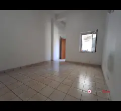 Appartamenti in Vendita - Magazzino camaro superiore uso ufficio/vari