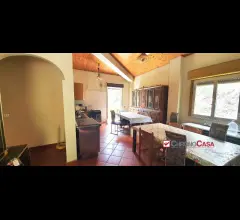 Appartamenti in Vendita - Castanea casa indipendente con terreno rif. cde-4631