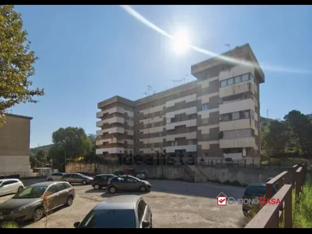 Appartamenti in Vendita - Svincolo me-centro,quadrivani e servizi con posto auto