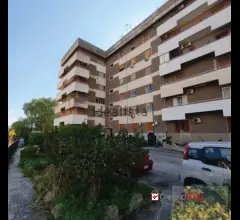 Appartamenti in Vendita - Svincolo me-centro,quadrivani e servizi con posto auto