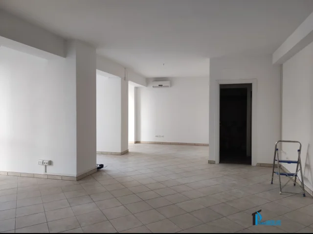 Appartamenti in Vendita - Zona coop: moderno ufficio open space