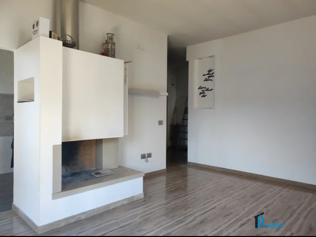 Zona castellina: ampio appartamento in trifamiliare