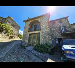 Casa semi indipendente con mansarda e taverna, zona miranda