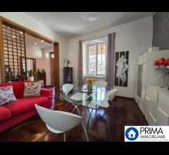 Casa semi indipendente con due appartamenti e giardino, zona borgo rivo