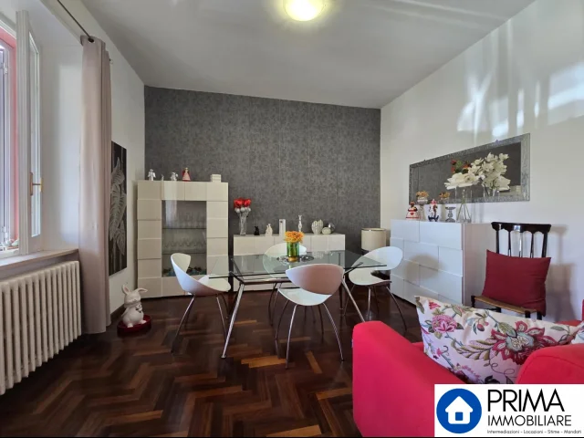 Appartamenti in Vendita - Casa semi indipendente con due appartamenti e giardino, zona borgo rivo