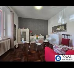 Appartamenti in Vendita - Casa semi indipendente con due appartamenti e giardino, zona borgo rivo