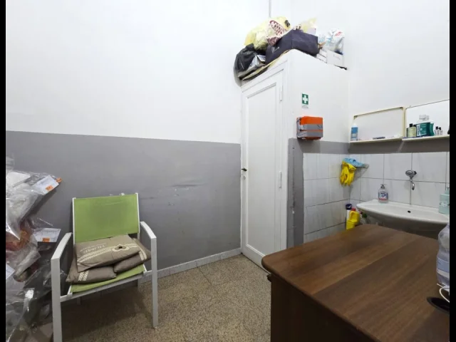 Appartamenti in Vendita - Vendesi attività di lavanderia ben avviata