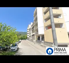 Appartamenti in Vendita - Garage in via campania