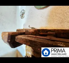 Appartamenti in Vendita - Cielo terra in pietra, ristrutturato con terreno nel parco del serra