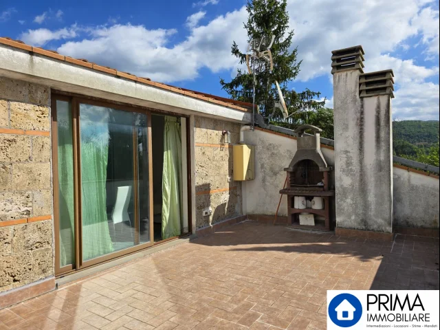 Appartamenti in Vendita - Appartamento con ingresso indipendente e terrazzo abitabile, zona piediluco