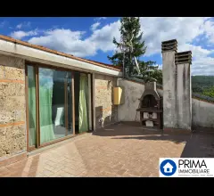 Appartamenti in Vendita - Appartamento con ingresso indipendente e terrazzo abitabile, zona piediluco