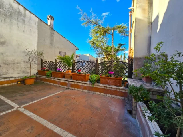 Appartamenti in Vendita - Appartamento con terrazzo abitabile vista duomo, zona centro storico