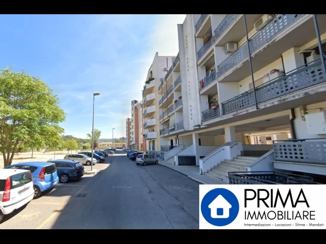 Appartamenti in Vendita - Garage in via campania