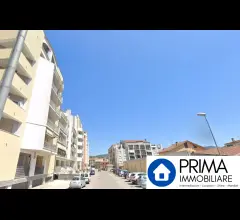 Appartamenti in Vendita - Garage in via campania