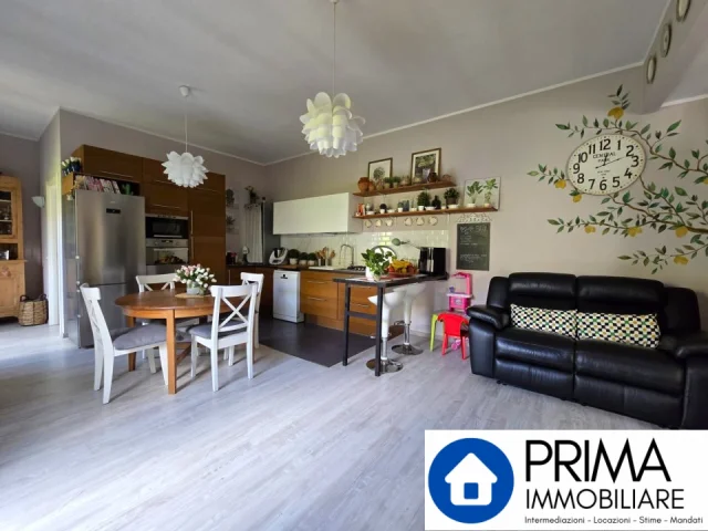 Appartamenti in Vendita - Appartamento ristrutturato in palazzina bifamiliare, zona borgo rivo