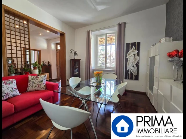 Appartamenti in Vendita - Appartamento con ingresso indipendente e taverna, zona borgo rivo