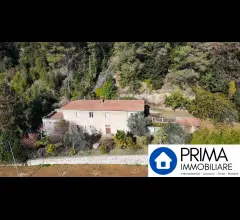 Appartamenti in Vendita - Casale indipendente con terreno, zona san carlo