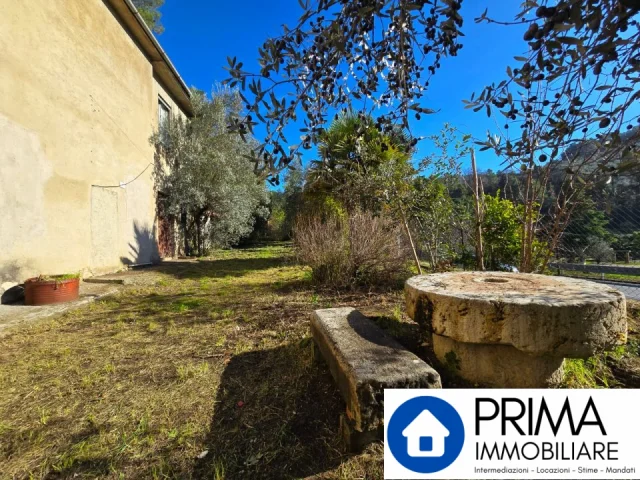 Appartamenti in Vendita - Casale indipendente con terreno, zona san carlo