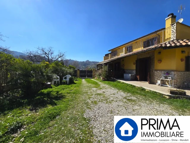 Villino di recente costruzione con vista panoramica, zona valenza