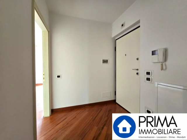 Appartamenti in Vendita - Appartamento di recente costruzione con giardino e garage, zona san martino