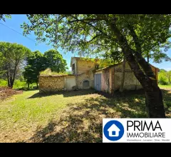 Appartamenti in Vendita - Rudere con terreni, nella splendida cornice delle colline umbre