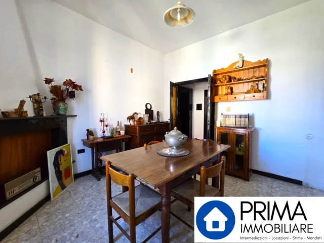 Appartamenti in Vendita - Luminoso e ampio appartamento, zona borgo rivo