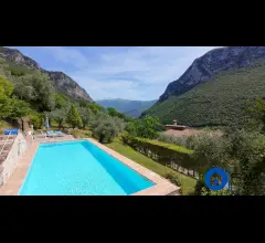 Splendido casale in pietra con piscina, zona valnerina