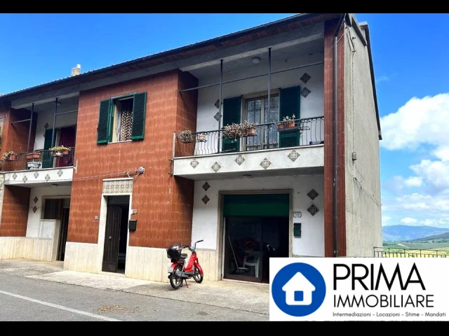 Casa semi indipendente, con vista panoramica sulla vallata
