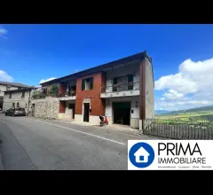 Appartamenti in Vendita - Casa semi indipendente, con vista panoramica sulla vallata