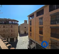 Appartamenti in Vendita - Appartamento in centro con 3 camere e doppi servizi, zona ztl