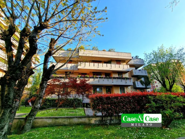Mm4 frattini, attico con terrazza, box e posto auto coperto