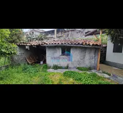 Appartamenti in Vendita - Casa indipendente vista mare