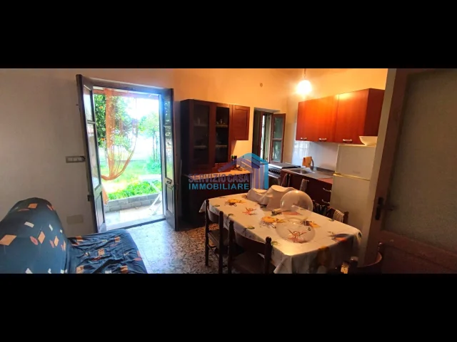 Appartamenti in Vendita - Casa indipendente vista mare