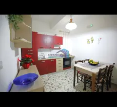 Appartamenti in Vendita - Ampio appartamento a pochi passi dal mare