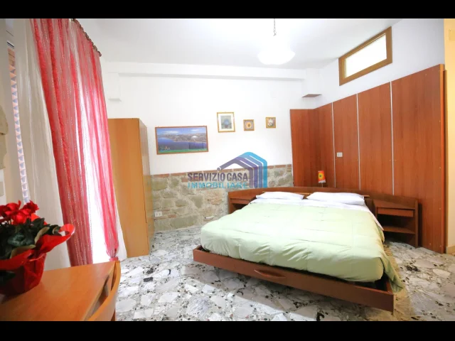 Appartamenti in Vendita - Ampio appartamento a pochi passi dal mare