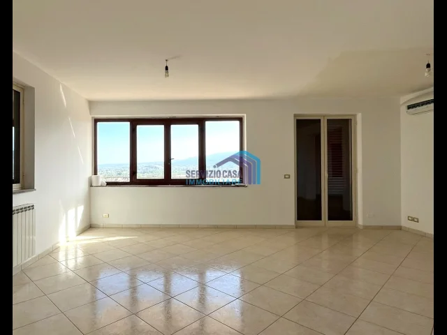 Appartamenti in Vendita - Villa panoramica con piscina
