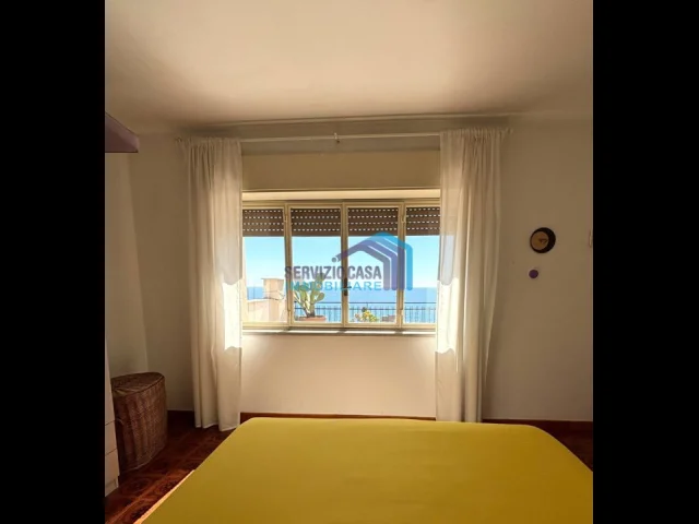 Appartamenti in Vendita - Casa indipendente a pochi mt dal mare