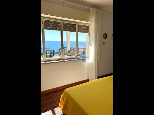 Appartamenti in Vendita - Casa indipendente a pochi mt dal mare